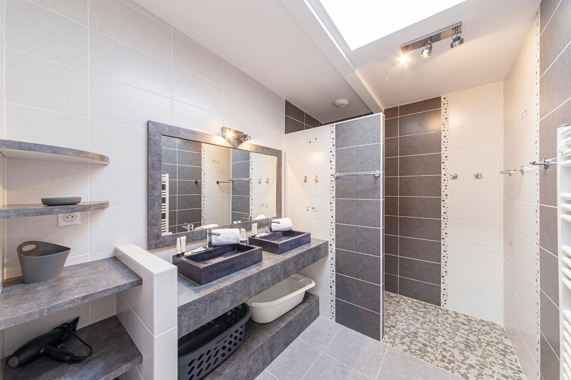 Ferienhaus Holavre- Maison Pour 5p Avec Piscine *